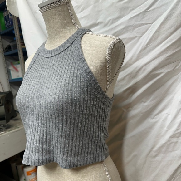 Truly Madly Deeply Gray Tank Top/Crop Top Size Large - Picture 2 of 9